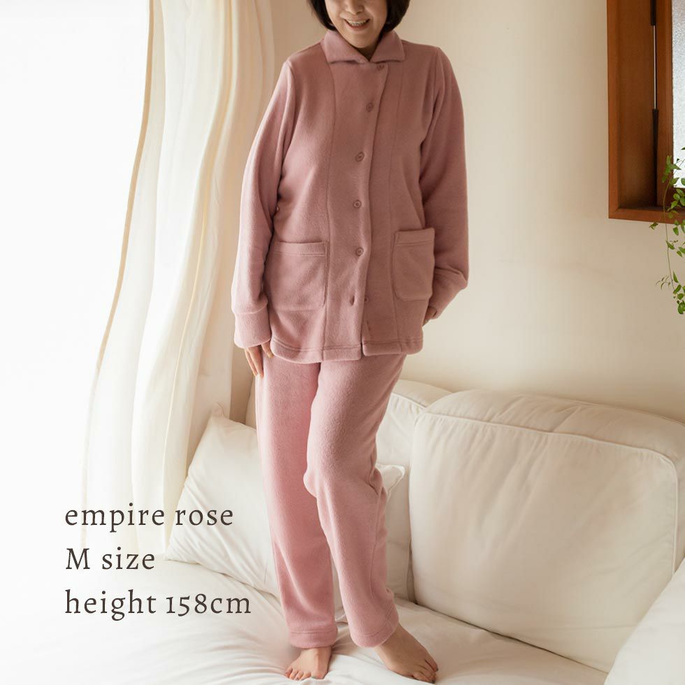 女性モデル身長 158cm　エンパイアローズMサイズ着用