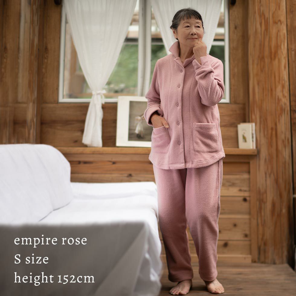 女性モデル身長 152cm　エンパイアローズSサイズ着用