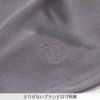 さりげないブランドロゴ刺繍