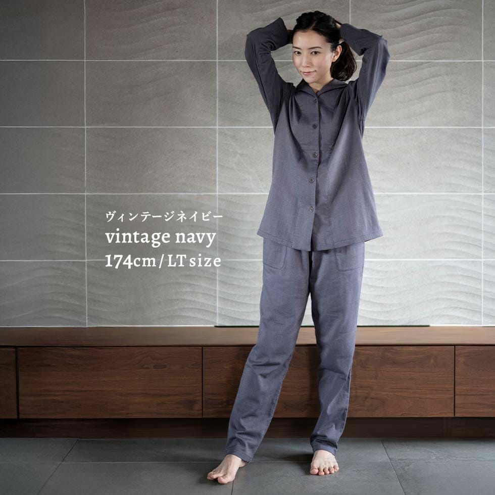 女性モデル身長：174cm LTサイズ ヴィンテージネイビー着用