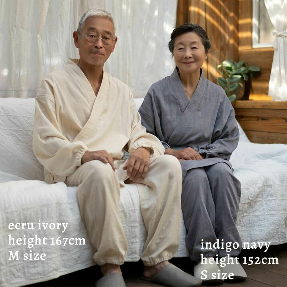 男性モデル身長：167㎝　エクリュアイボリー　Mサイズ着用/女性モデル身長152㎝　インディゴネイビー　Sサイズ着用