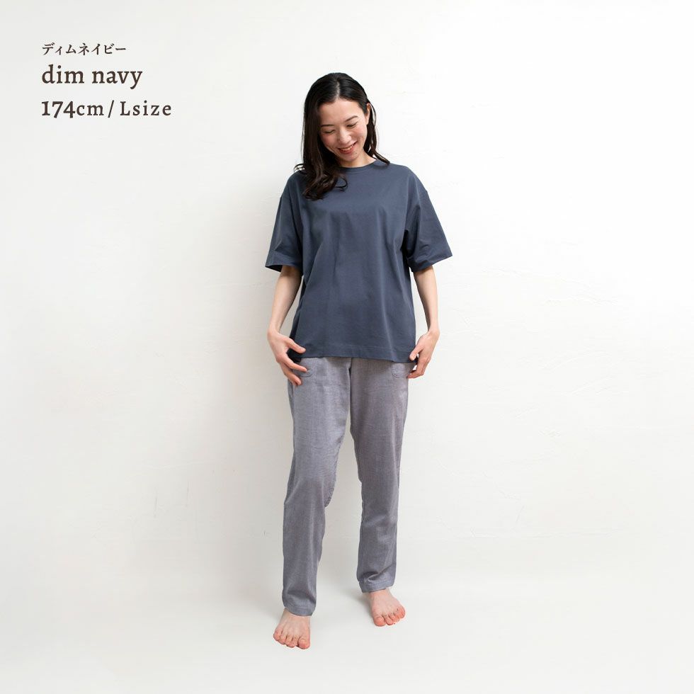 女性モデル身長：174cm Lサイズ ディムネイビー着用