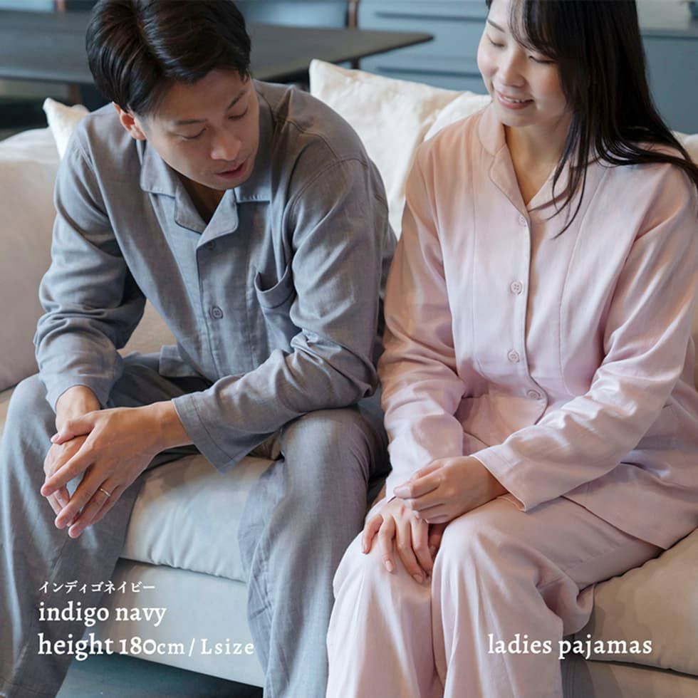 男性モデル身長：180cm Lサイズ インディゴネイビー着用 レディースパジャマ